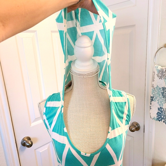 NWT Hooded Dress with Kangaroo Pockets - Picture 2 of 5